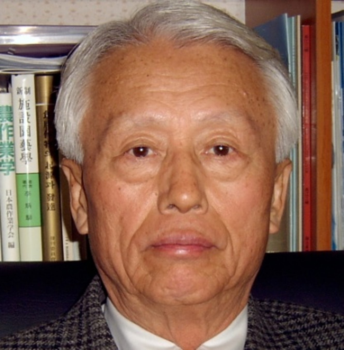 이병일