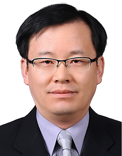 이진욱